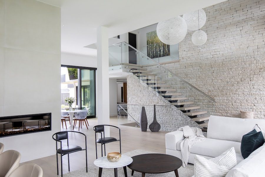 Belmonte Modern Home Great Room Feature Wall