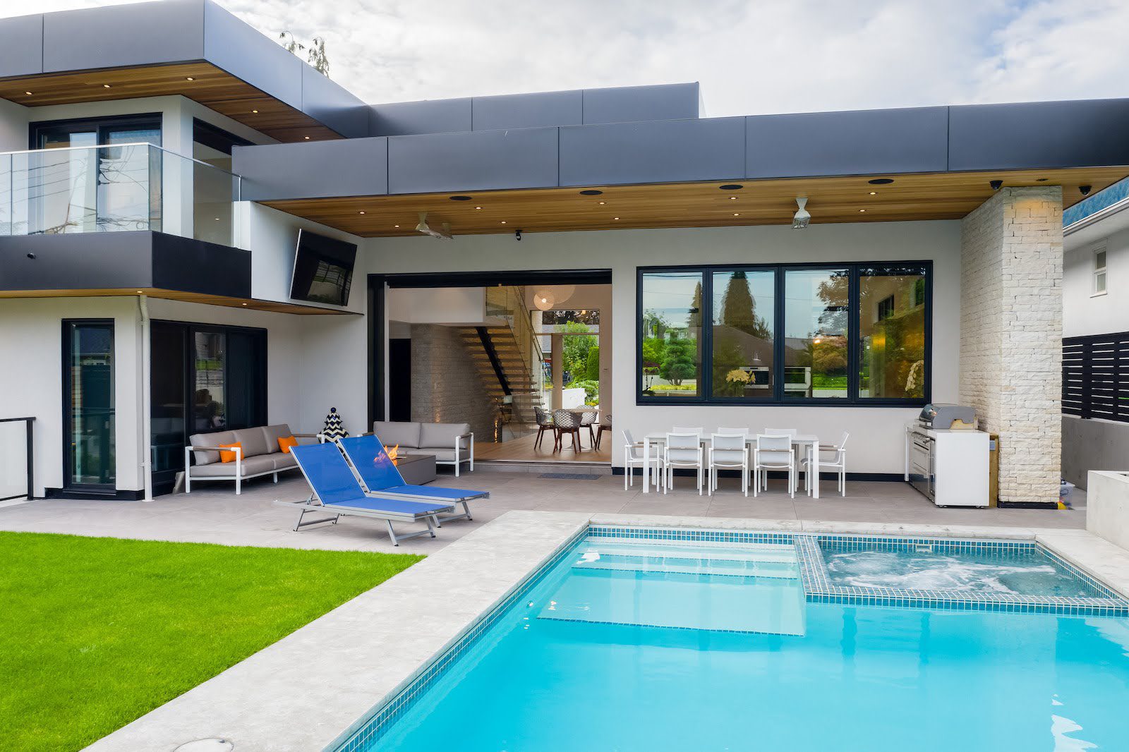 Belmonte Modern House Outdoor Living