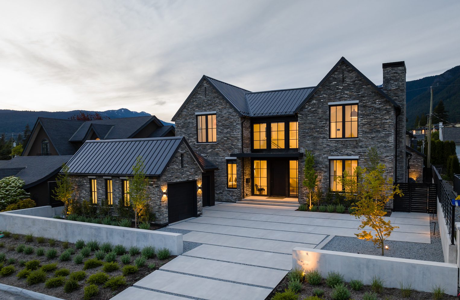 Custom home in North Vancouver - front exterior image