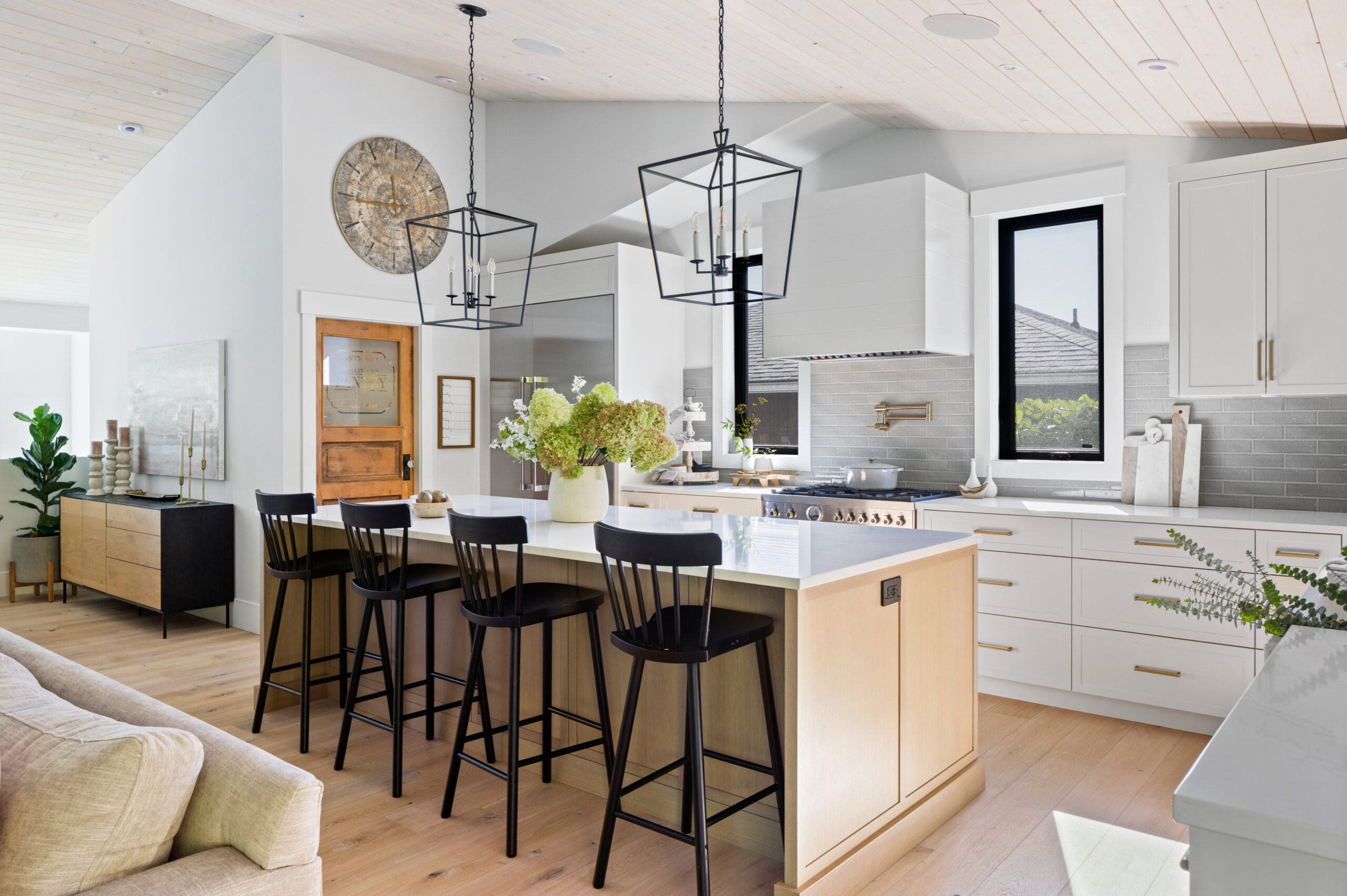 Katsura kitchen renovation built by North Vancouver home renovation company Hasler Homes